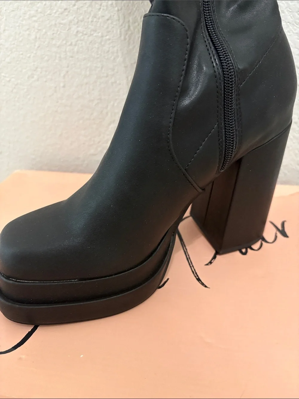Wild Pair sleek black